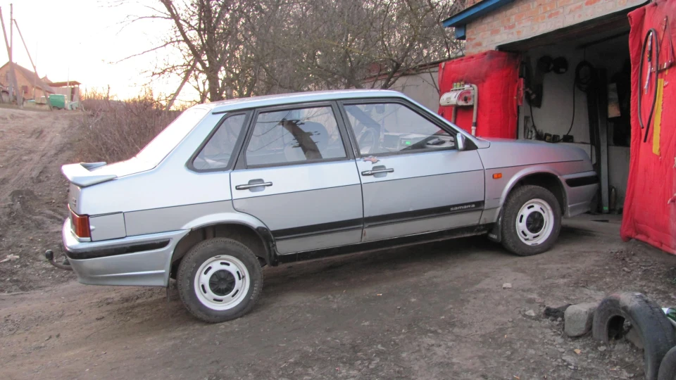 Lada 21099
