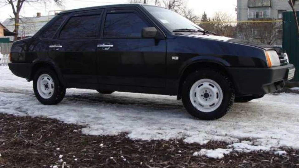 Lada 21099 2