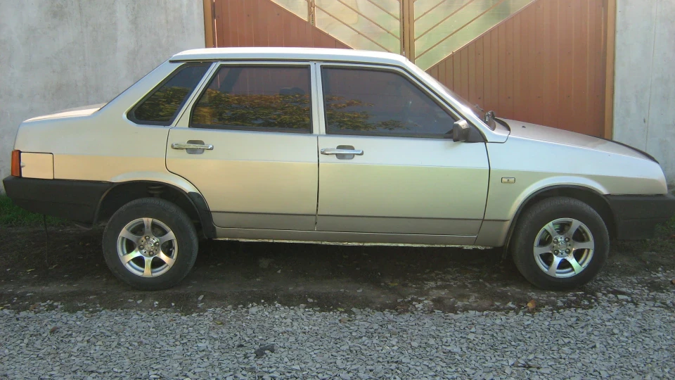 Lada 21099 2