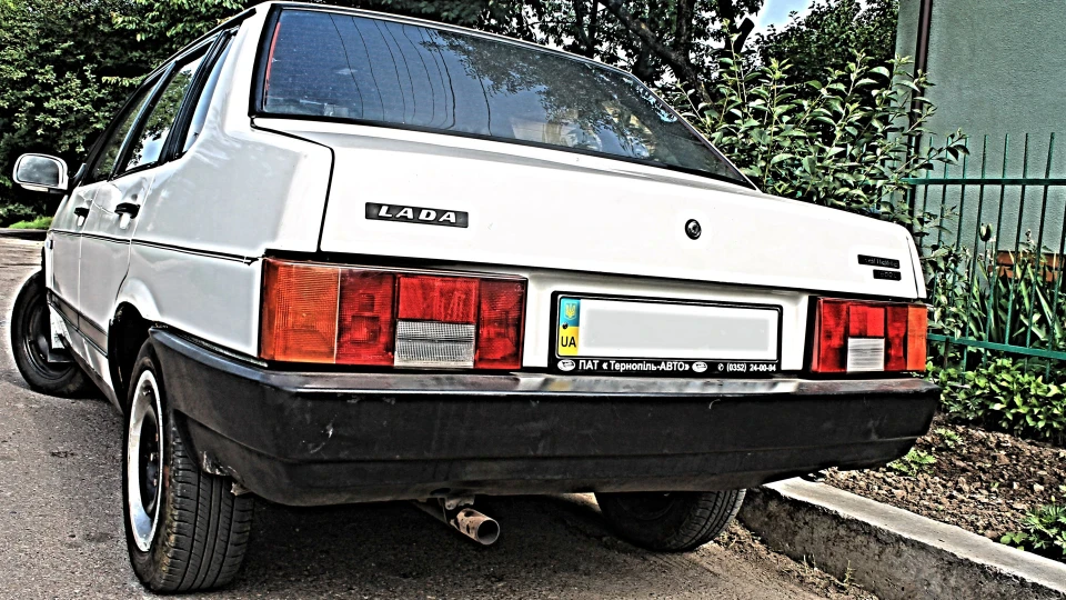 Lada 21099 3
