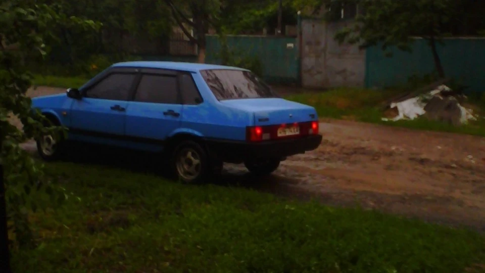 Lada 21099 4