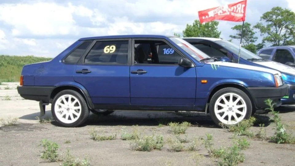 Lada 21099 2