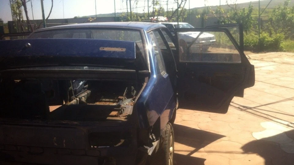 Lada 21099 4