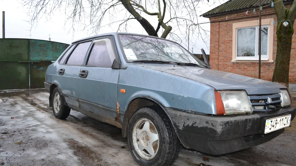 Lada 21099 4