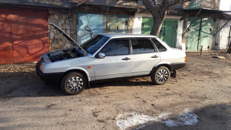 Lada 21099 2
