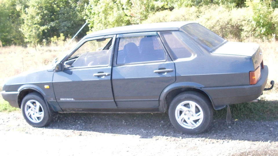 Lada 21099 2