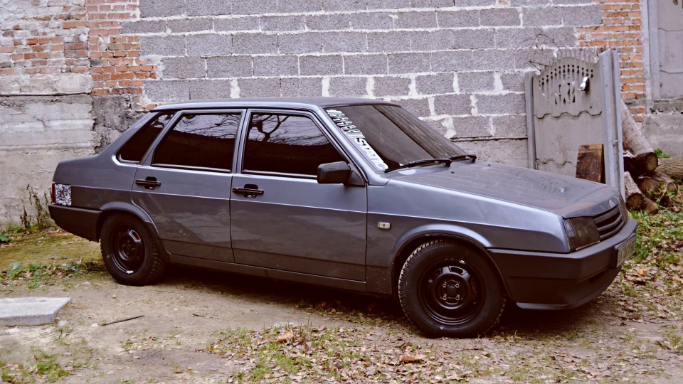 Lada 21099 4