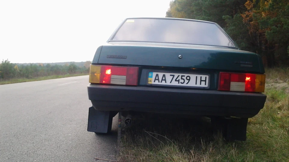 Lada 21099 4