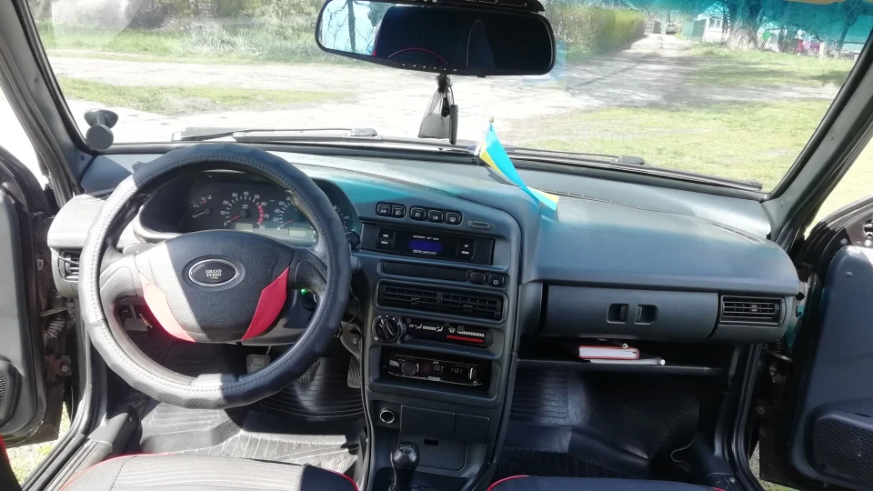 Lada 21099 1,6 Black Bee 3