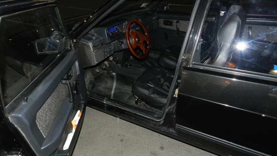 Lada 21099 Black SAPHIRE Metalic 2