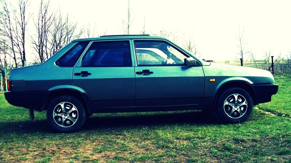 Lada 21099 дев'ять дев'ять) 3