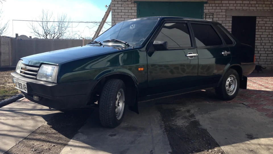 Lada 21099 Дев'ятьДев'ять 3