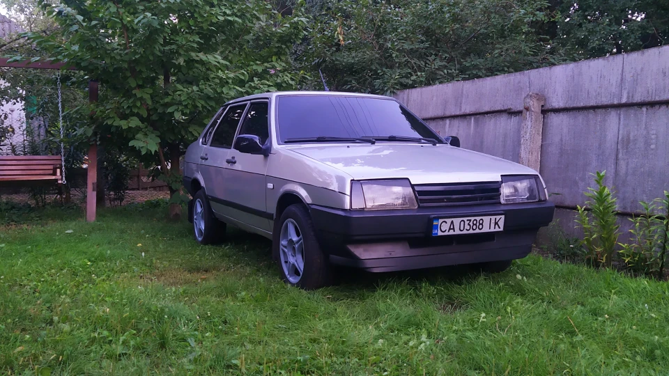 Lada 21099 graues Biest 4