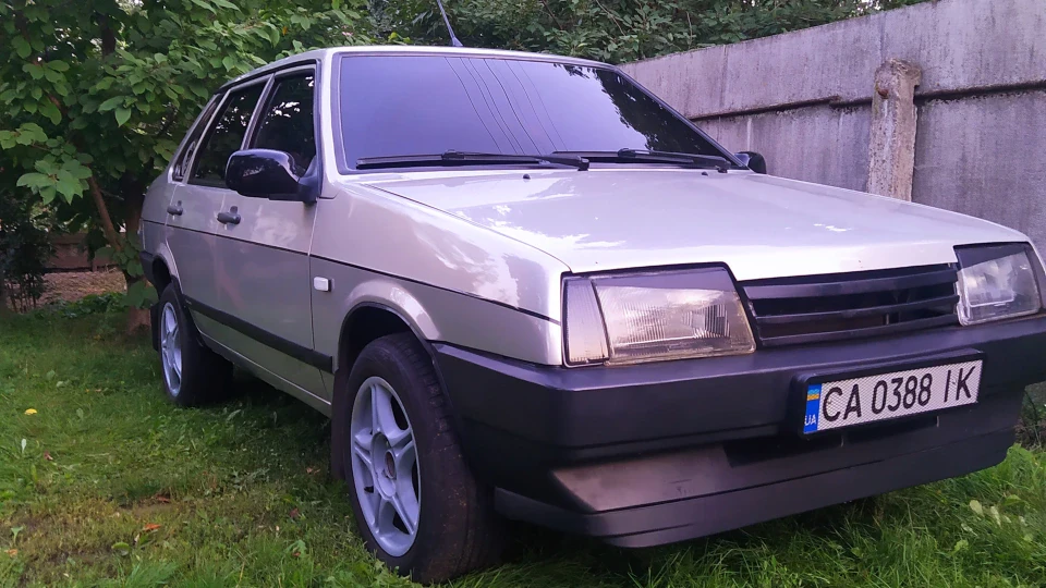 Lada 21099 graues Biest 5