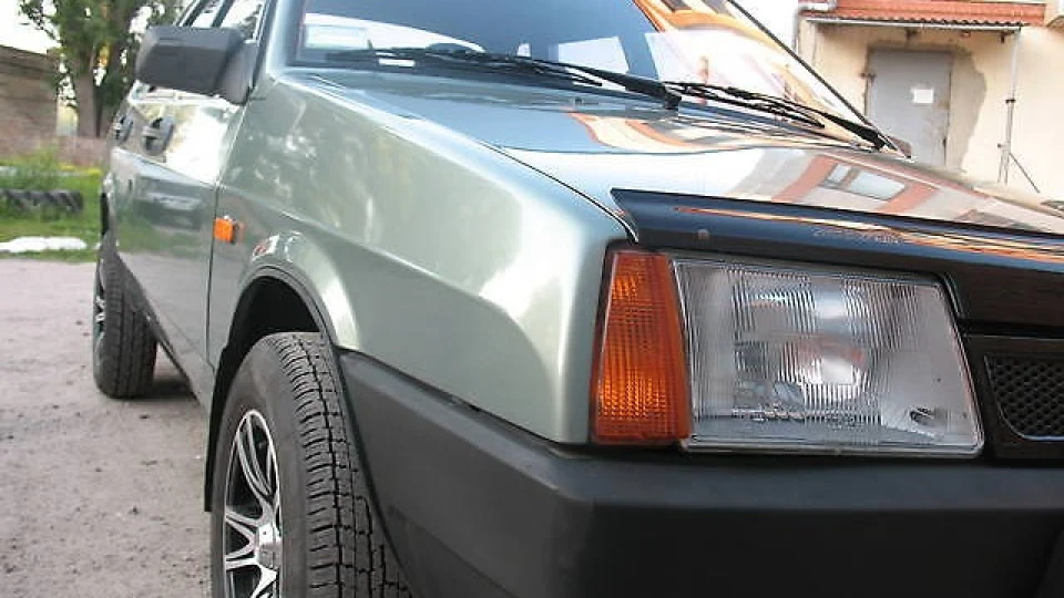 Lada 21099 Green Day