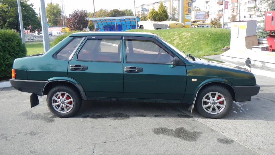 Lada 21099 Green Dragon 2