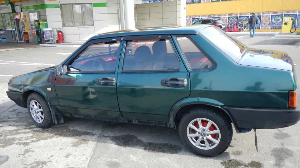 Lada 21099 Green Dragon 3