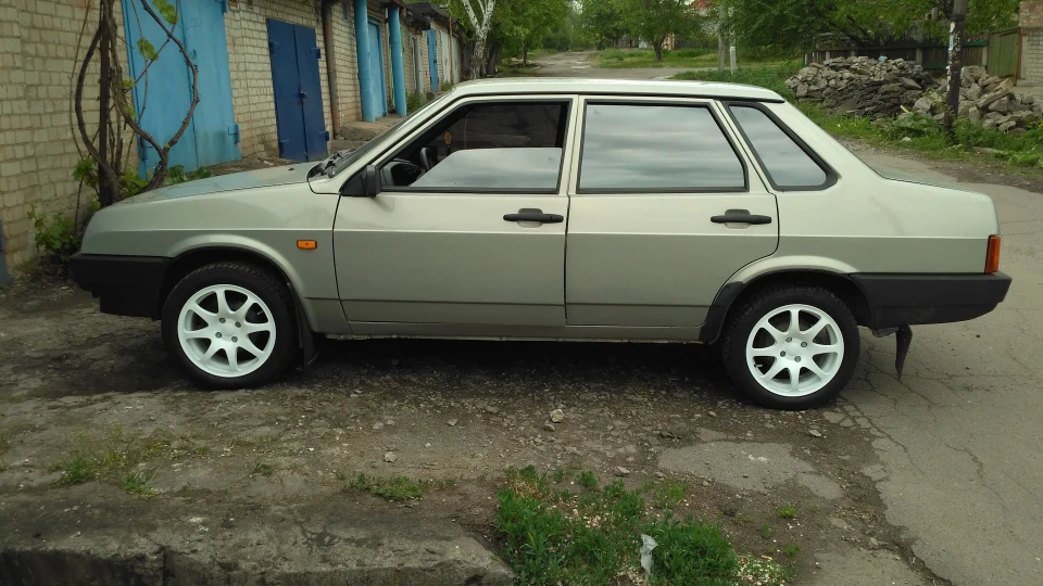 Lada 21099 LadaZavr 3