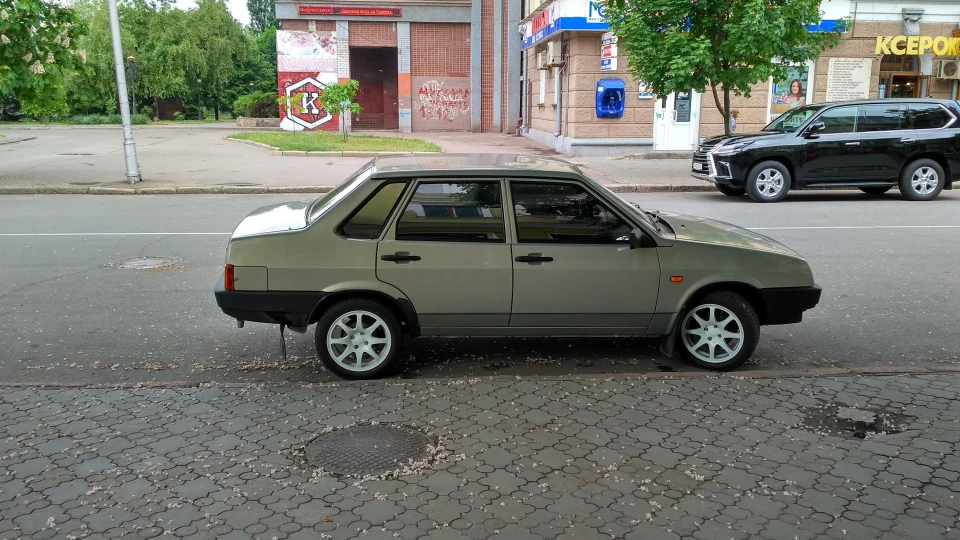 Lada 21099 LadaZavr 4