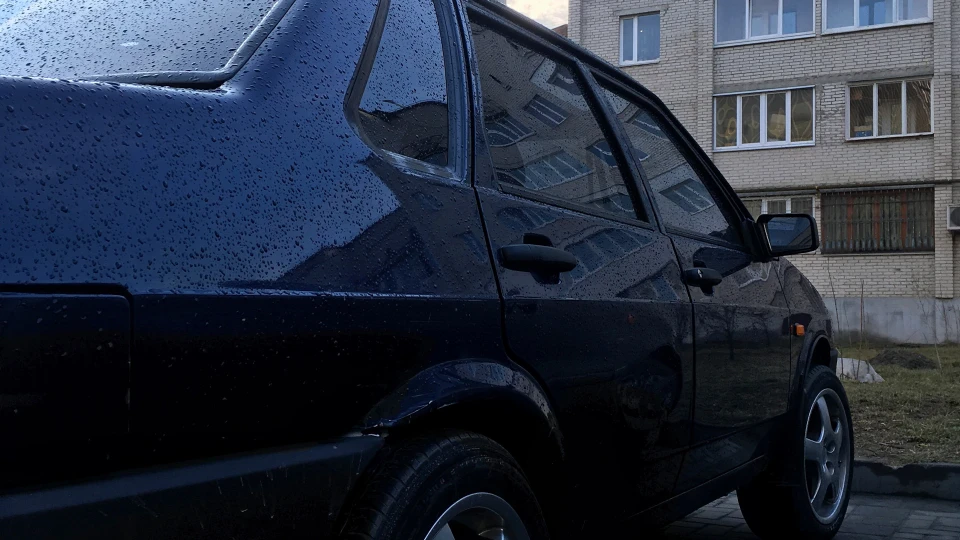 Lada 21099 Loud & Proud