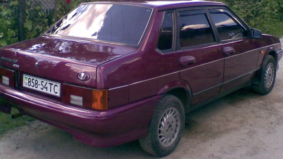 Lada 21099 малиновий металік 2