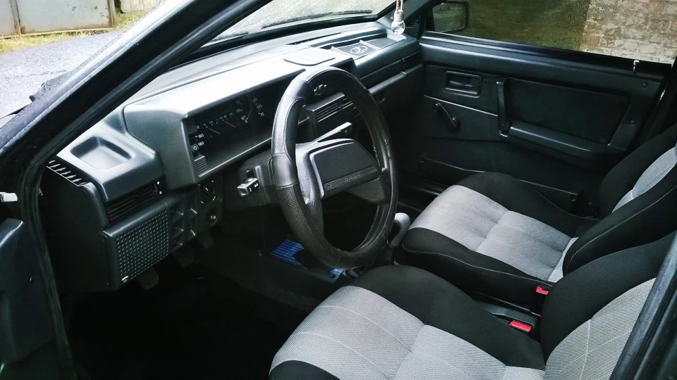 Lada 21099 Остання із зубів.