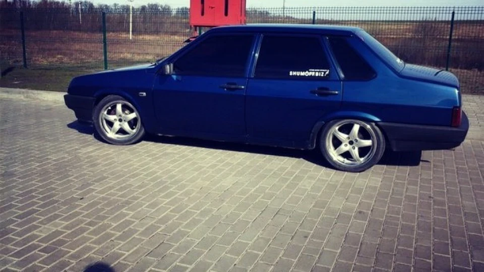 Lada 21099 Red zone 3