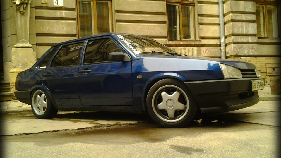 Lada 21099 Red zone 5
