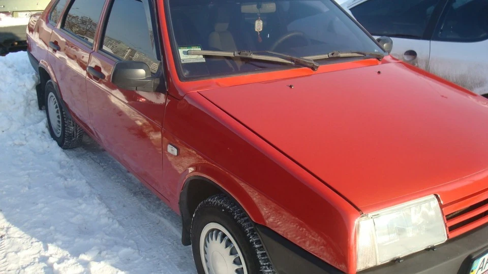 Lada 21099 red 3