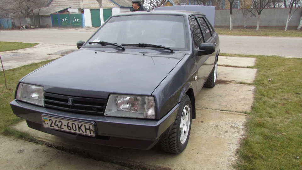 Lada 21099 ТА ЯКА НАВЧИЛА ВОДИТЬ 2