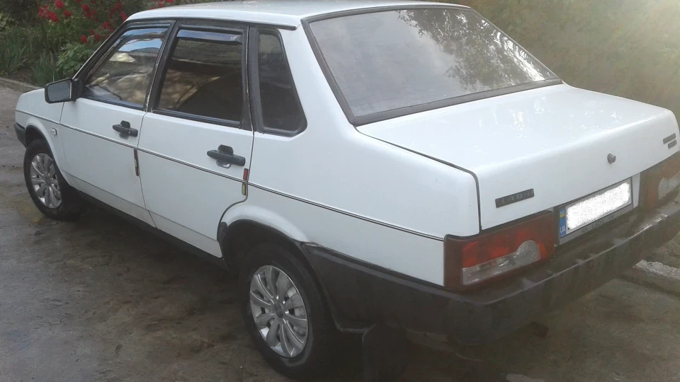 Lada 21099 "White like cream" 4