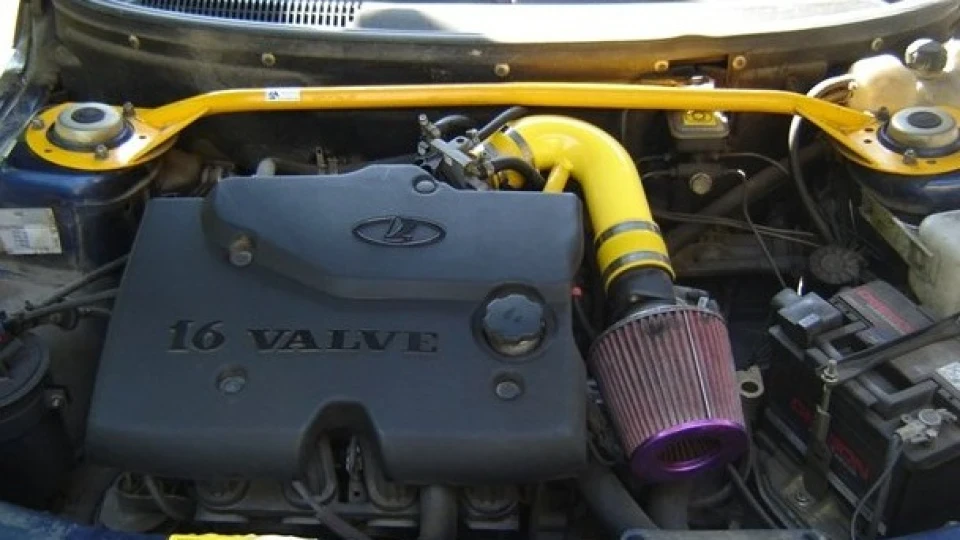 Lada 2110 調和の剣とブラシ