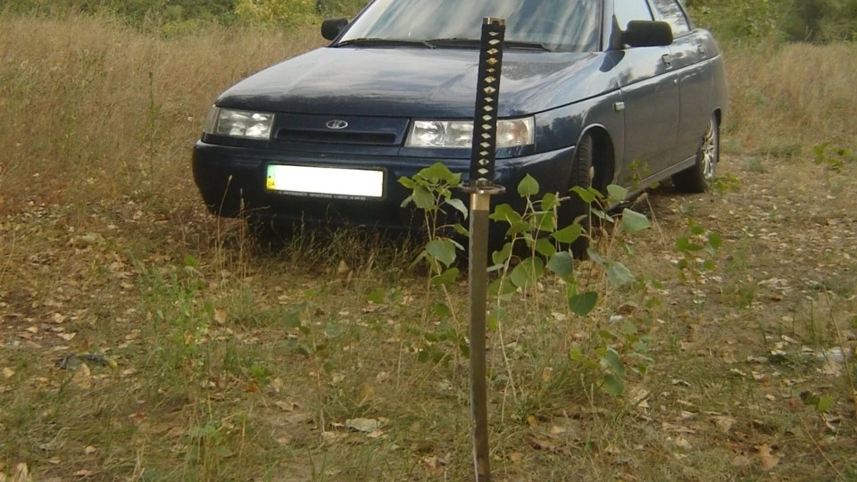 Lada 2110 調和の剣とブラシ 4
