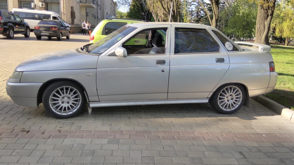 Lada 2110 4