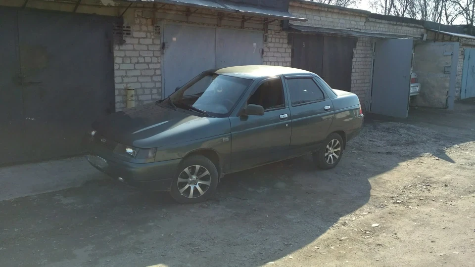 Lada 2110 1.6 16 клапанна