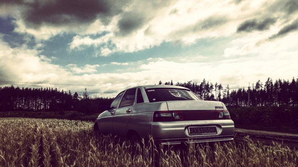 Lada 2110 1.6 16 VALVE 4