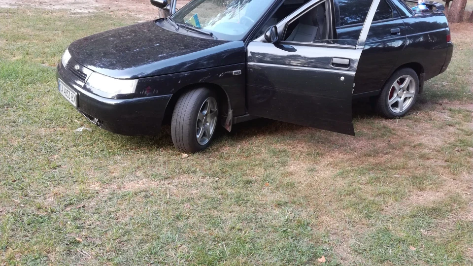 Lada 2110 1.6 V16