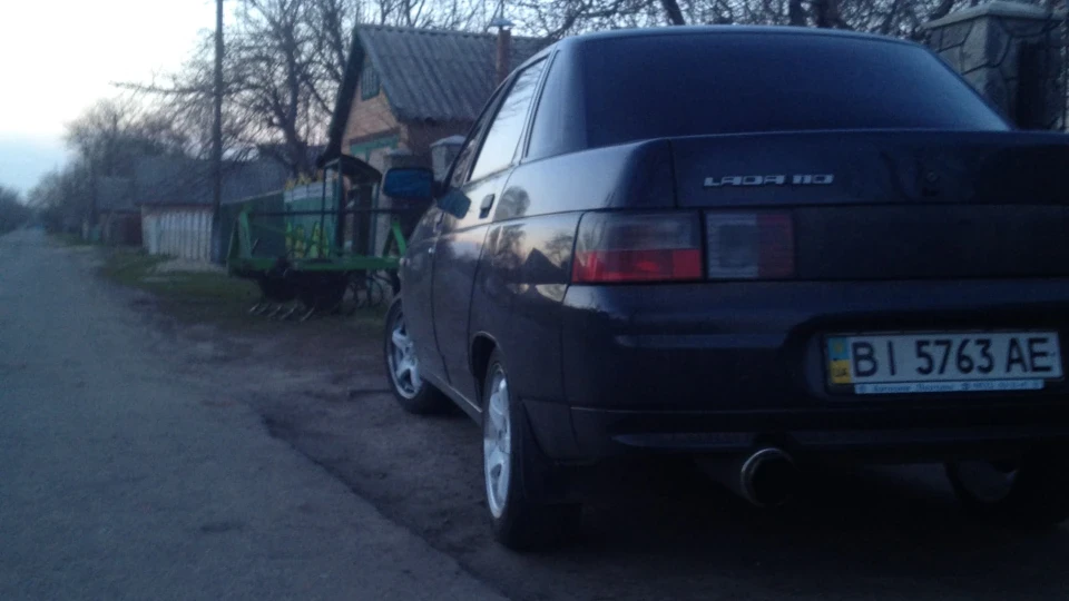 Lada 2110 чорна десятка