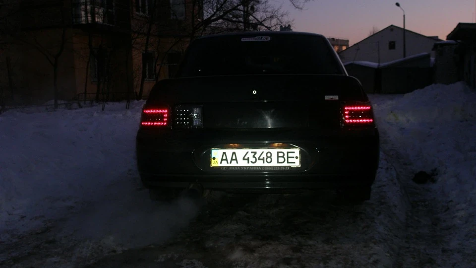 Lada 2110 чорна гонка 5