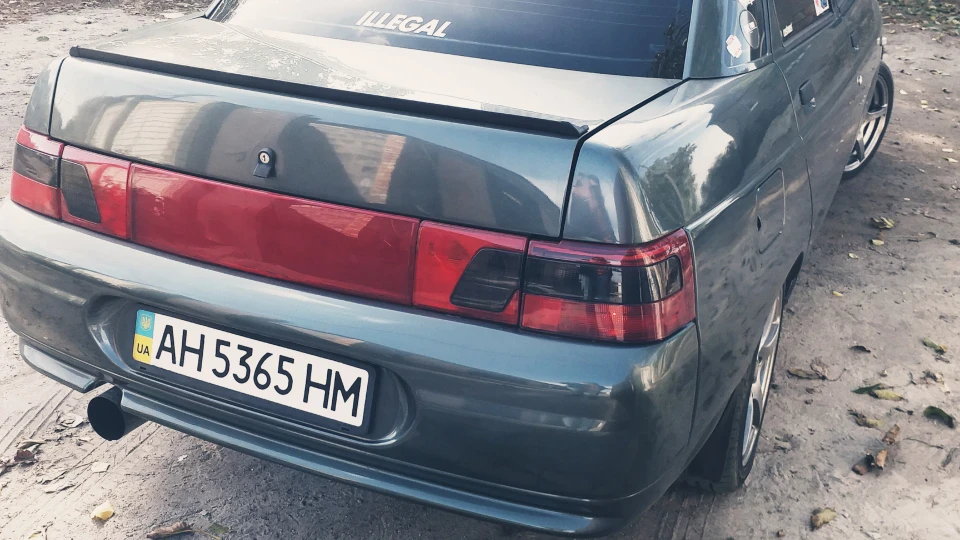 Lada 2110 ILLEGAL 4