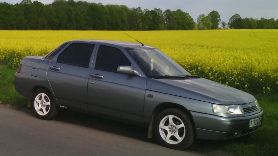 Lada 2110 Платиновий Вітрильник 3