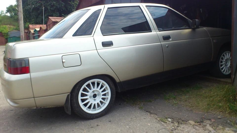 Lada 2110 поки що стік( 2
