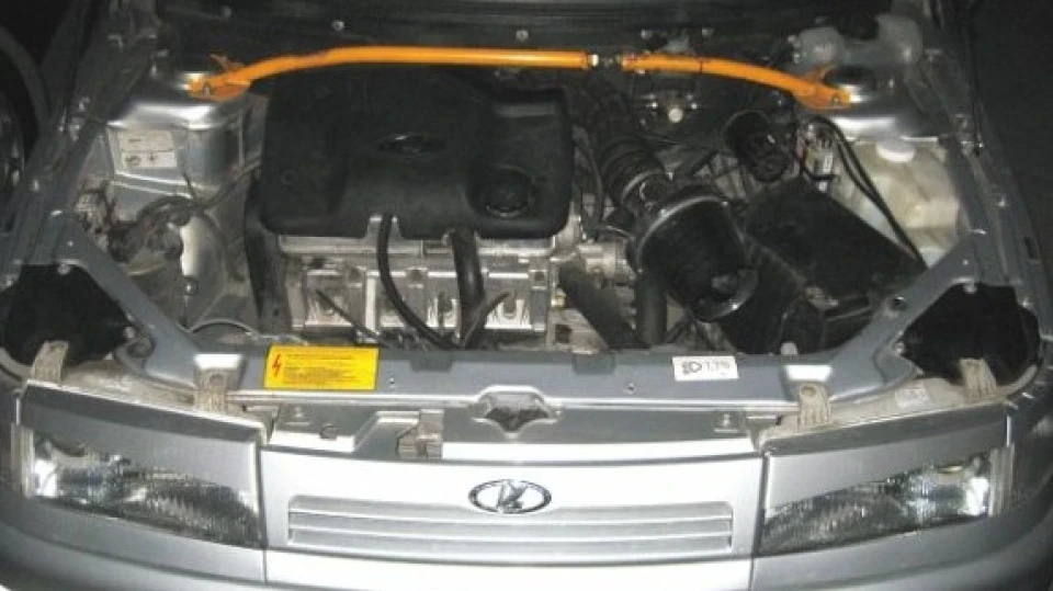 Lada 2110 Срібляста сучка 3