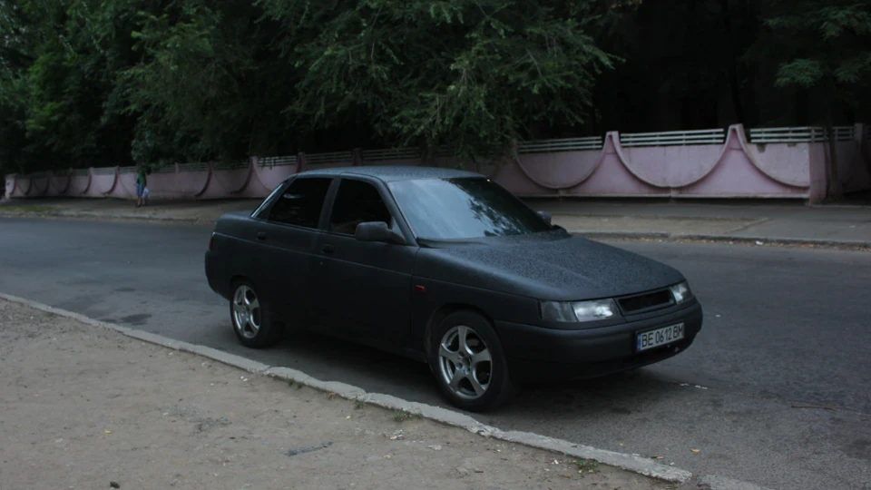 Lada 2110 злий і чорний)