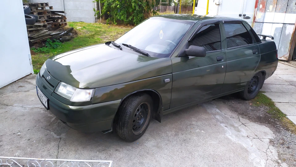 Lada 2110 Золотий лист