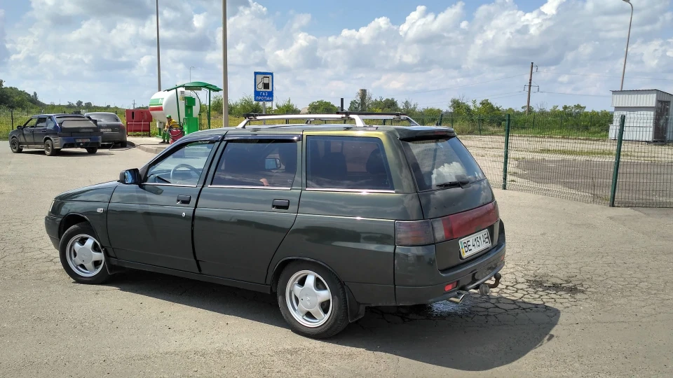 Lada 2111 4
