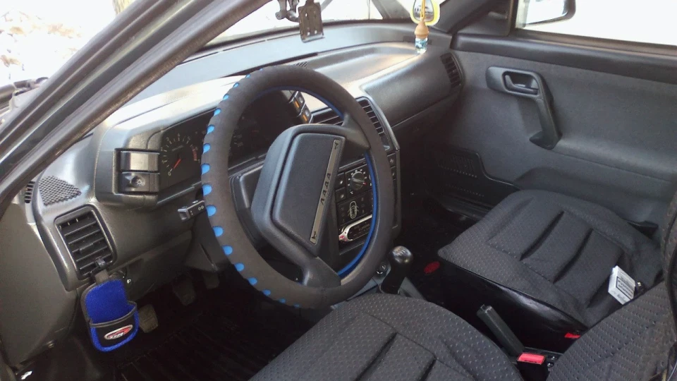 Lada 2111 1.6 16-valve 2