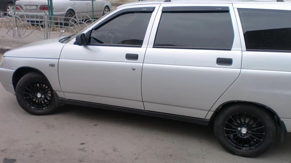 Lada 2111 1.6 V16