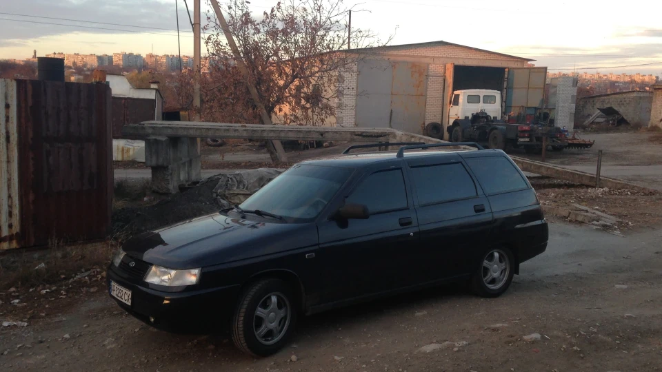 Lada 2111 Black Wagon 3
