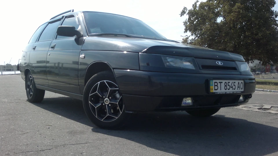 Lada 2111 Black Wagon